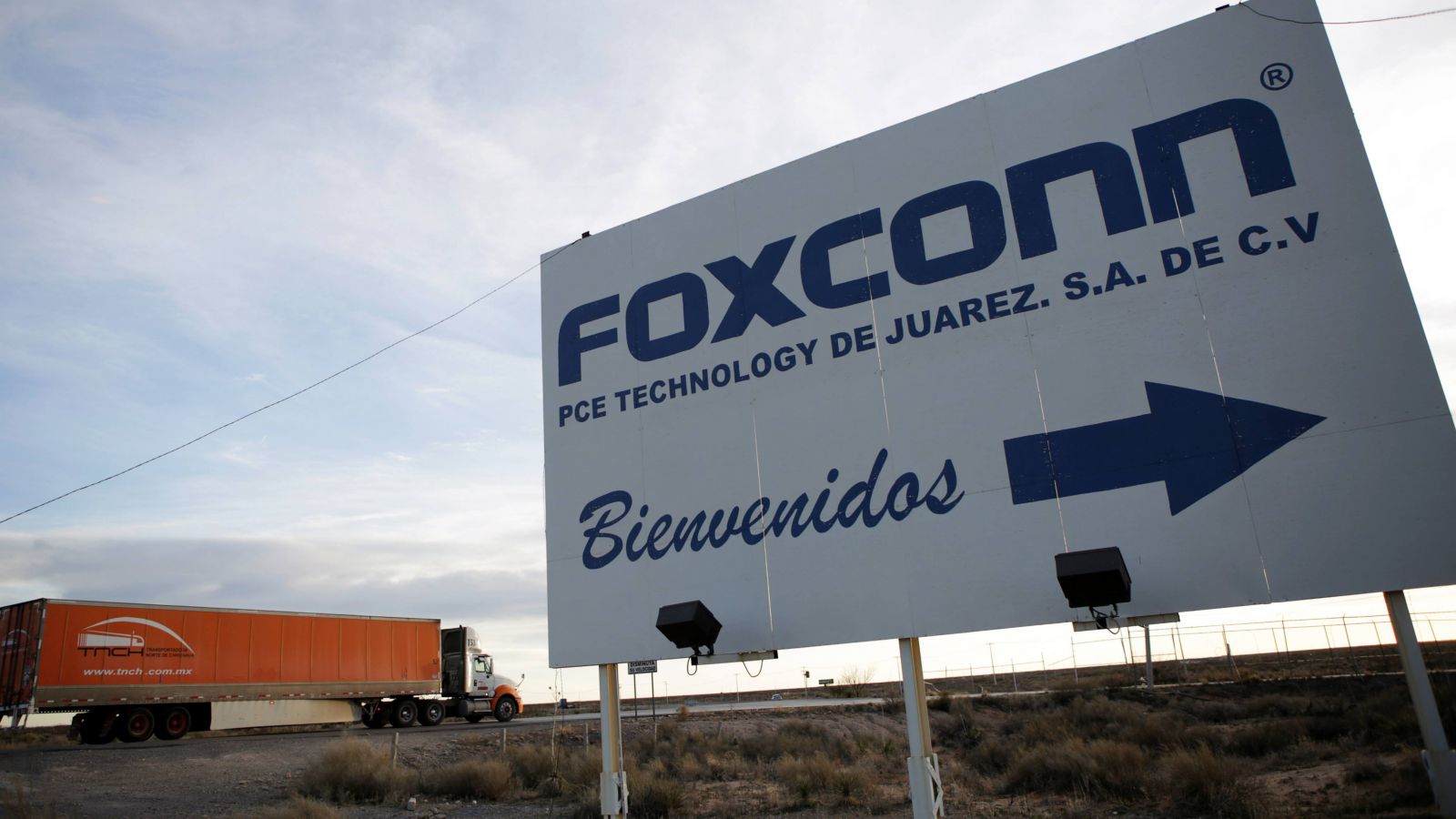 Foxconn đã và đang tăng cường năng lực sản xuất của mình ở một số quốc gia ngoài Trung Quốc, bao gồm cả Ấn Độ và Việt Nam