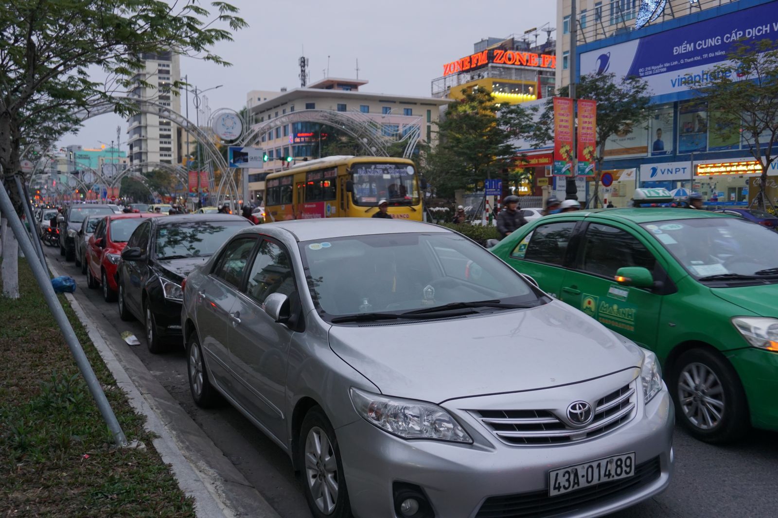 Tình trạng kẹt xe, ùn ứ giao thông đã xuất hiện rất nhiều tại TP Đà Nẵng