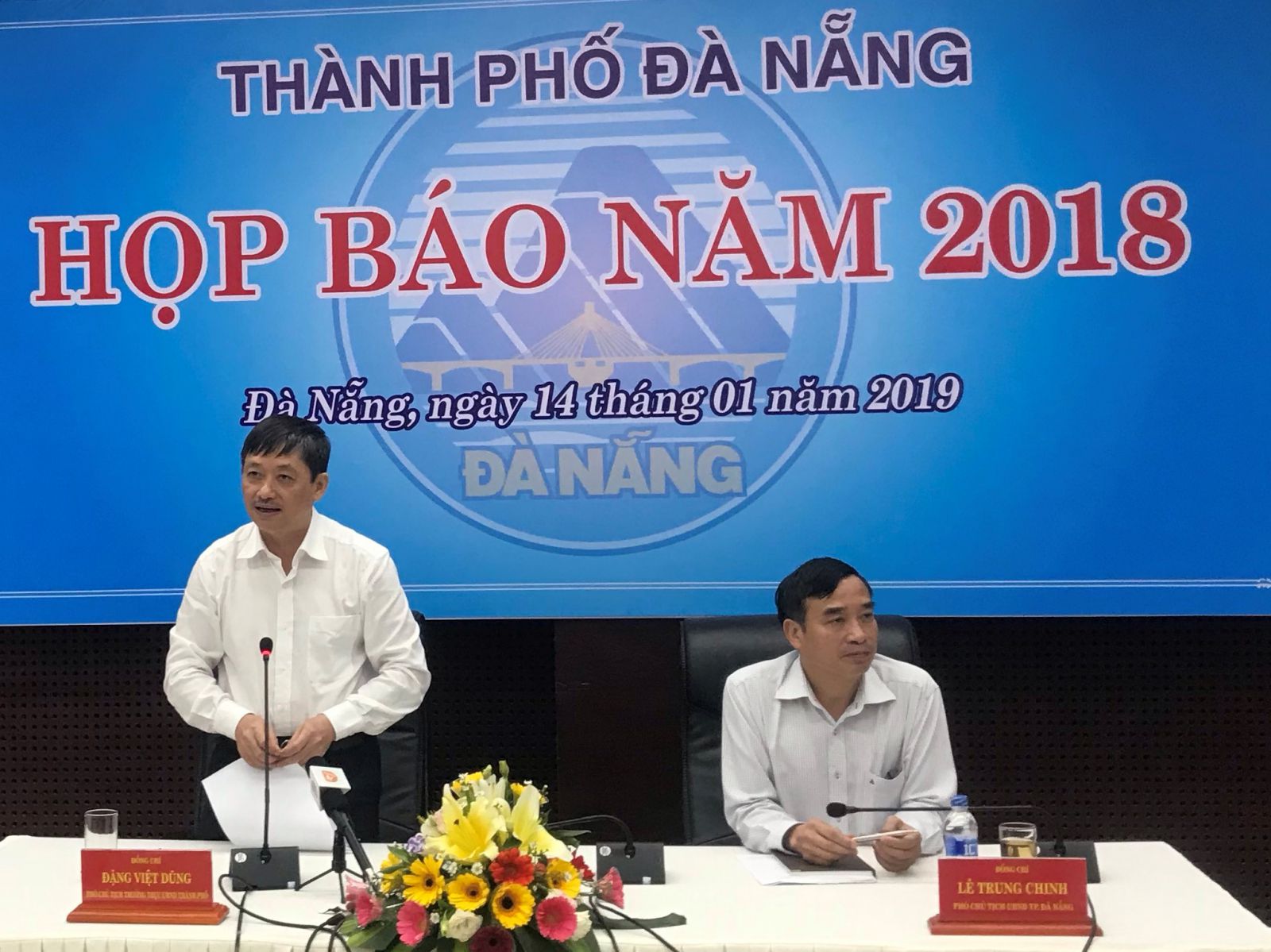 Đà Nẵng vừa tổ chức họp báo quý IV năm 2018 với sự tham dự của Phó Chủ tịch Thường trực UBND Đặng Việt Dũng và Phó Chủ tịch Nguyễn
