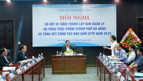 Phó Chủ tịch Lê Trung Chinh chỉ đạo về công tác an toàn thực phẩm