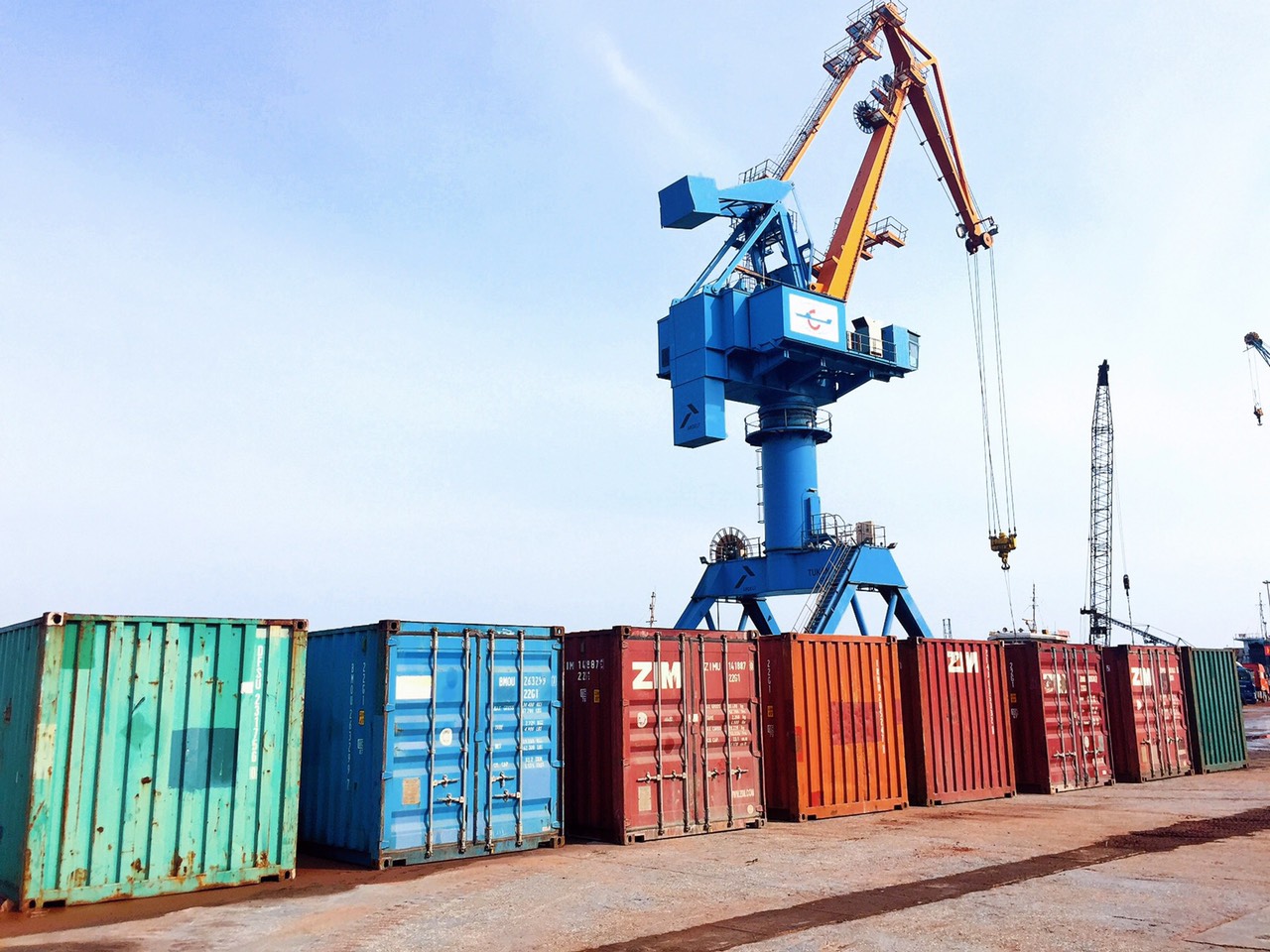 Nghị quyết HĐND tỉnh Hà Tĩnh hỗ trợ 200 triệu/chuyến hàng container được xem là động thái tích cực trong thu hút đầu tư cho địa phương