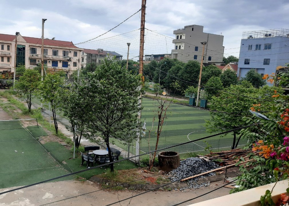 Người dân ở khối 14, phường Lê Lợi phản ánh phần đất được quy hoạch làm nơi vui chơi giải trí công cộng đã bị chủ đầu tư làm sân bóng mini cho thuê?