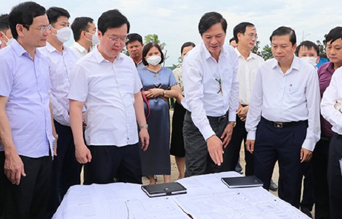 Lãnh đạo UBND tỉnh Nghệ An kiểm tra tình hình xây dựng Bệnh viện Ung Bướu Nghệ An giai đoạn 2