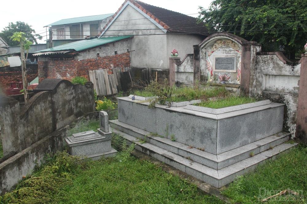 Nhiều nơi trên địa bàn tỉnh Nghệ An còn tình trạng mộ nằm sát nhà dân