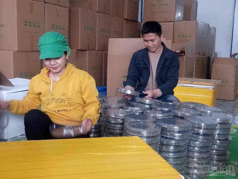 Cơ sở sản xuất bánh đa vừng Lương Sơn của Công ty TNHH Sản xuất và Kinh doanh thực phẩm Lương Sơn ở xóm 7, xã Nhân Sơn, huyện Đô Lương do anh Nguyễn Bá Thắng (32 tuổi) làm chủ đang phát triển thương hiệu có uy tín trên thị trường