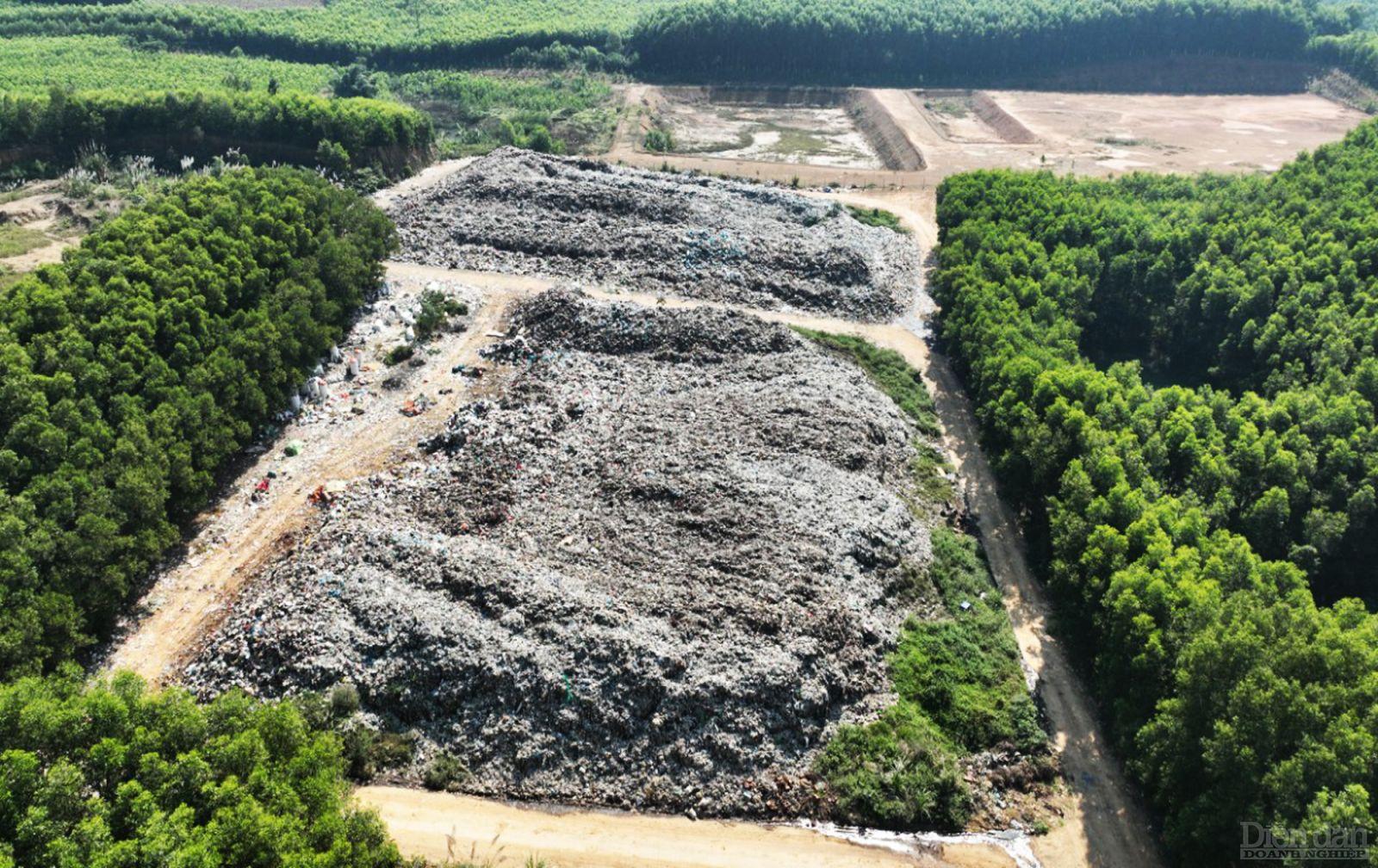 Nhà máy xử lý rác thải Thái Hòa gần 150 tỷ đồng do Công ty CP Năng lượng và Môi trường Việt Nam làm chủ đầu tư đến nay vẫn chưa thể triển khai xây dựng do một số vướng mắc về thủ tục đầu tư...