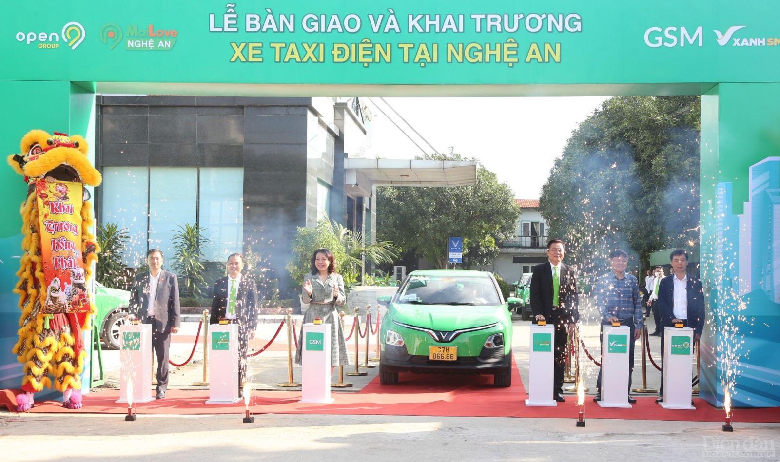 Công ty TNHH Vận tải Quốc tế Sơn Nam với thương hiệu xe taxi MaiLove là đơn vị kinh doanh vận tải hành khách bằng taxi tiên phong, đầu tiên thực hiện chuyển đổi sang ô tô điện theo chỉ đạo của Chính phủ và UBND tỉnh Nghệ An