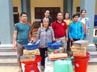 Doanh nghiệp huyện Ngọc Lặc cứu trợ nhân dân vùng tâm lũ Mường Lát, Thanh Hóa
