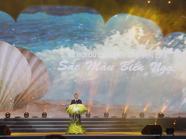 Với bài phát biểu ngắn gọn, xúc tích của lãnh đạo thành phố Sầm Sơn tuyên bố khai hội du lịch biển Sầm Sơn 2019 càng làm khán giả hân hoan 