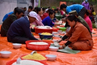 Diễn đàn NGƯỜI VIỆT TỬ TẾ: Người dân Thanh Hóa gửi hàng nghìn chiếc bánh chưng tiếp sức cho miền Trung ruột thịt