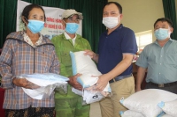 NGƯỜI TỐT - VIỆC TỐT: 400 suất quà đến với hộ nghèo huyện Lang Chánh (Thanh Hóa)