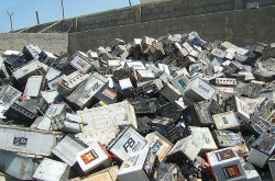 Giảm rác thải công nghiệp từ ắc quy phế liệu