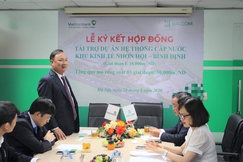 Ông Thiều Quang Hiệp, Giám đốc Vietcombank Hoàn Kiếm, phát biểu.