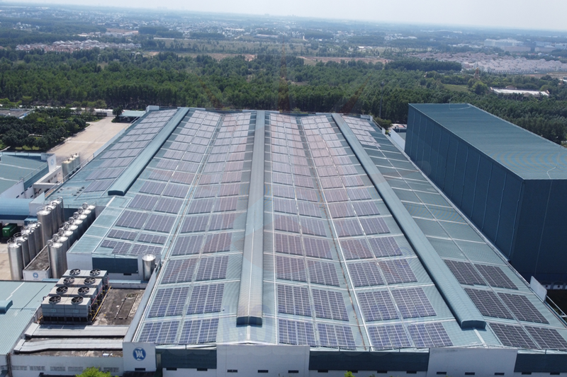  Hệ thống điện mặt trời trên mái Nhà máy sữa Việt Nam (Mega factory) của Vinamilk do Vũ Phong Energy Group thực hiện