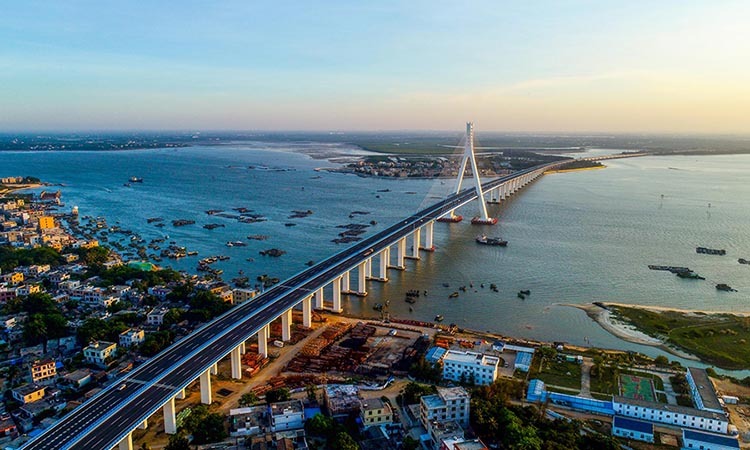 Một số nơi như đảo Hải Nam được đổ tiền xây dựng hạ tầng