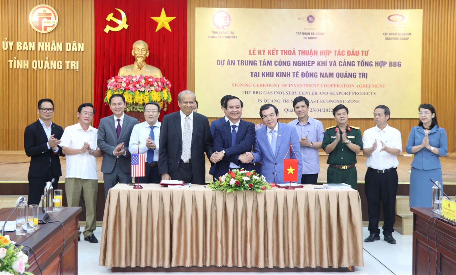 Lễ ký kết thỏa thuận đầu tư giữa UBND tỉnh Quảng Trị với hai tập đoàn Quantum và BBG (Ảnh: Nguyên Lý)