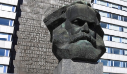 Khủng hoảng kinh tế khiến ta nhớ đến K. Marx!