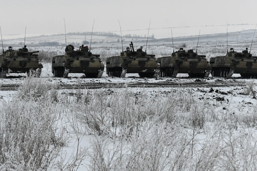 Quân Nga đang tấn công Kherson (Ảnh: Reuters)