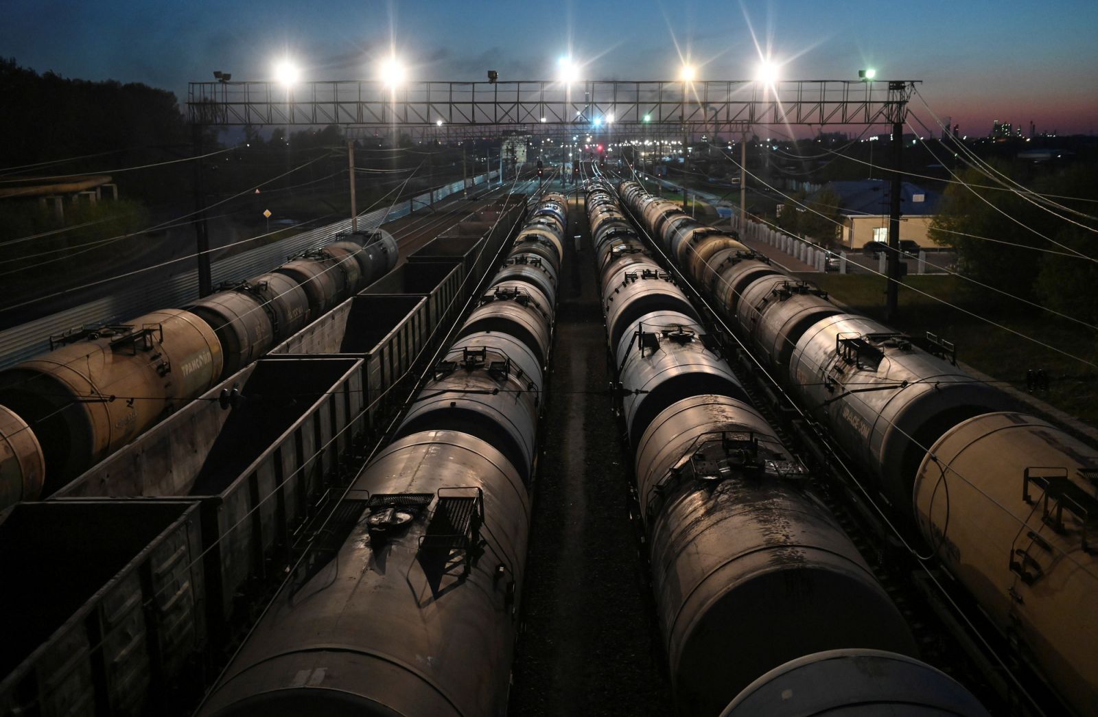 Phương Tây vẫn chưa xuyên thủng phòng tuyến mang tên dầu mỏ Nga
