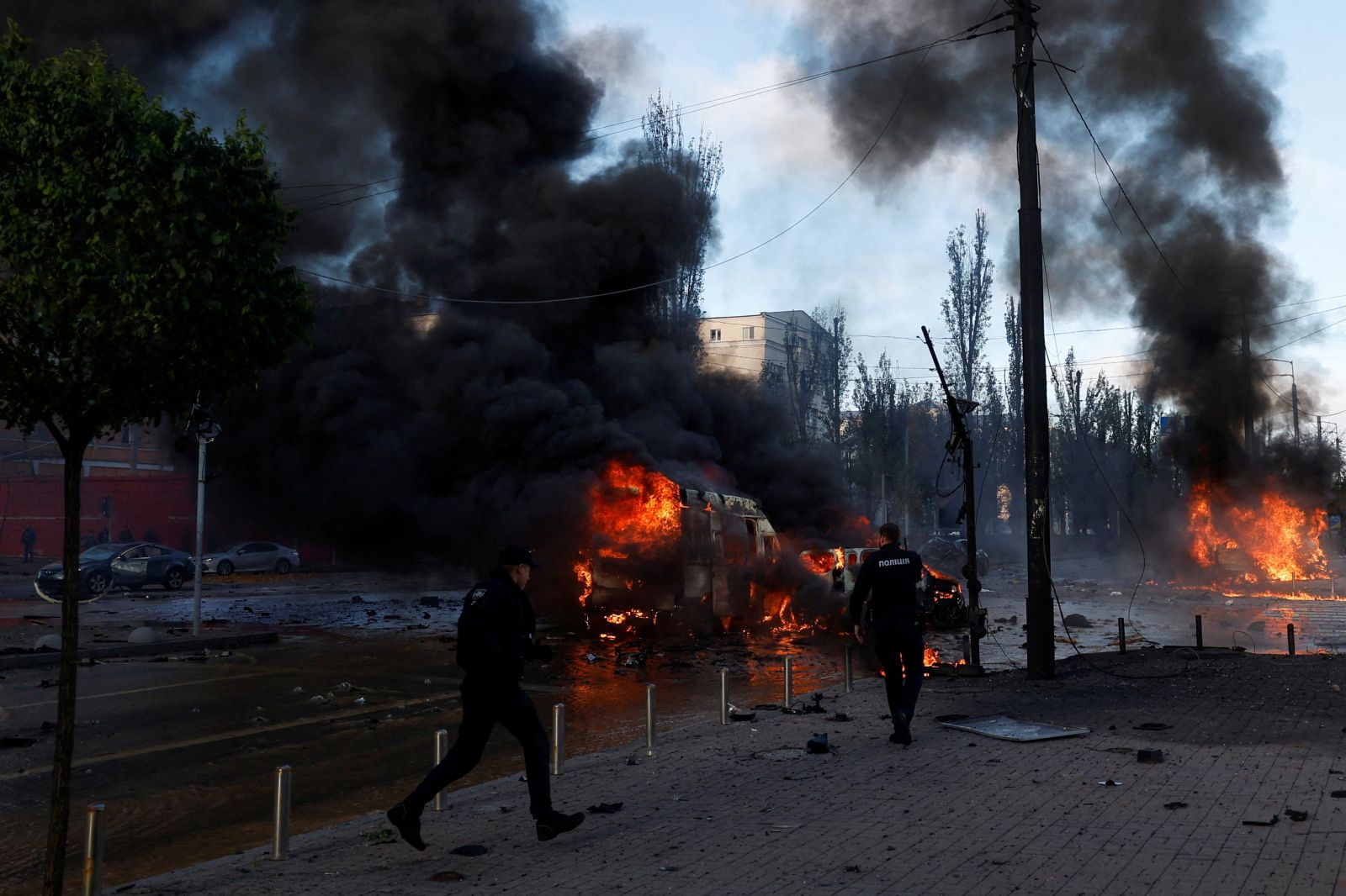 Trạm truyền tải điện ở Ukraine bị trúng hỏa tiễn Nga