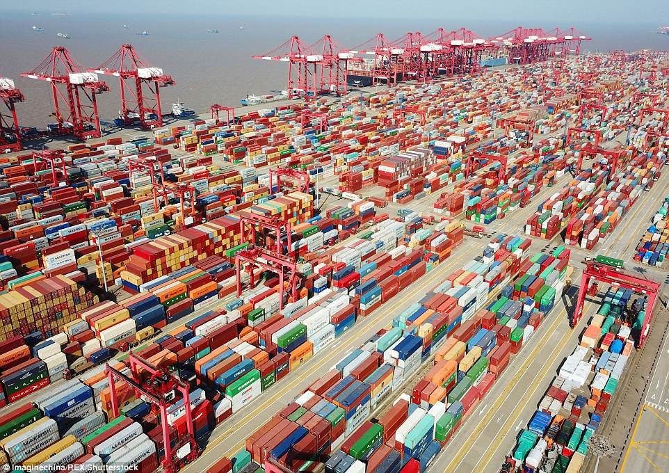 Trung Quốc đang đẩy mạnh xuất khẩu hàng hóa do nhu cầu trong nước suy yếu