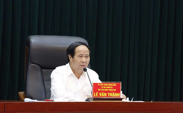 Ông Lê Văn Thành, Bí thư Thành ủy chỉ đạo kiên quyết toàn thành phố chống dịch.