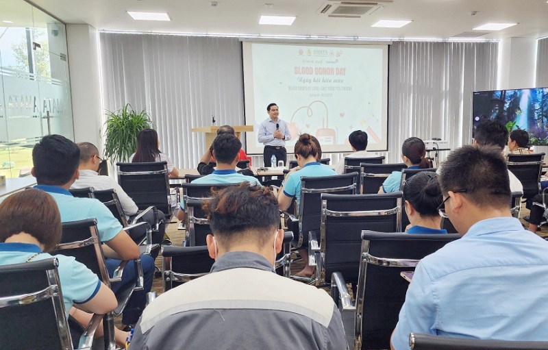 Cán bộ nhân viên Công ty CP Đô thị Amata Hạ Long tham gia hoạt động hiến máu tình nguyện năm 2023 (Ảnh: Báo Quảng Ninh)