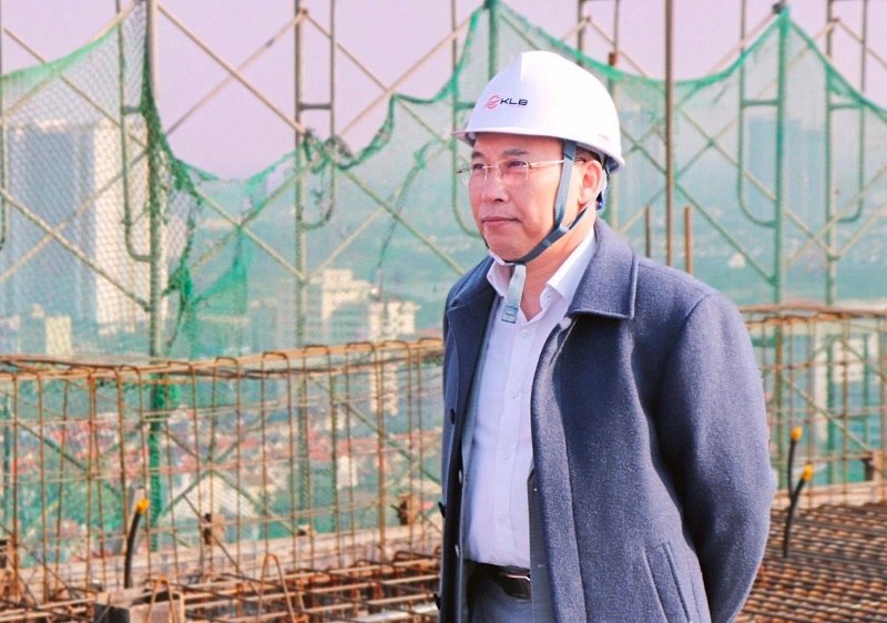 Ông Bùi Trọng Tấn KLB là Chủ tịch kiêm Tổng Giám đốc Công ty CP KLB (Hà Nội), ông Bùi Trọng Tấn đã có nhiều đóng góp tại xã Hồng Phong (Ninh Giang), trở thành điển hình trong xây dựng quê hương.