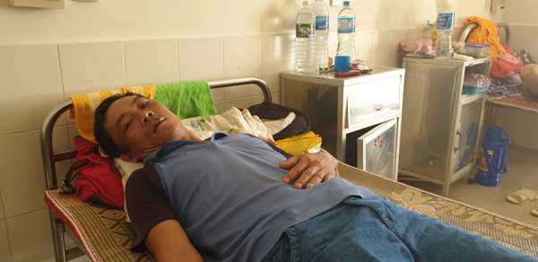 Ông Nguyễn Duy Phương đang điều trị tại BV đa khoa Phú Yên.