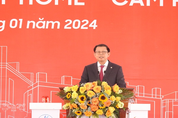 ông Nguyễn Việt Quang, Phó Chủ tịch kiêm Tổng Giám đốc Tập đoàn phát biểu tại lễ khởi công