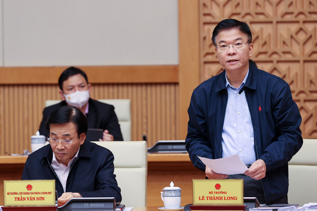 Bộ trưởng Bộ Tư pháp Lê Thành Long phát biểu tại phiên họp. Ảnh: VGP