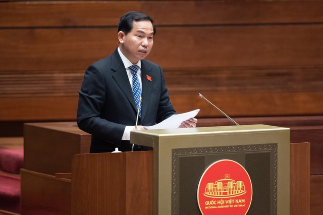 Ủy viên UBTVQH, Chủ nhiệm Ủy ban Tài chính, Ngân sách Lê Quang Mạnh trình bày Báo cáo giải trình, tiếp thu, chỉnh lý dự thảo Luật Đấu thầu (sửa đổi).