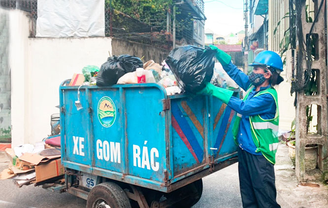 Thu gom rác thải tại Hà Nội