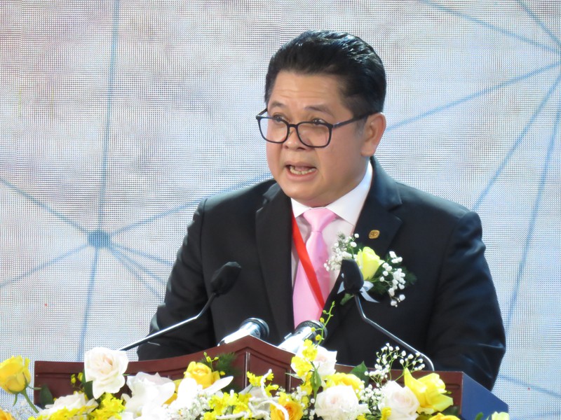 Ông Montri Suwanposri - Tổng Giám đốc Công ty Cổ phần Chăn nuôi C.P Việt Nam phát biểu tại buổi lễ