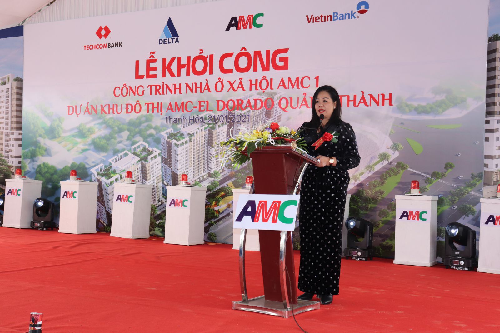 Bà Nguyễn Thị Mai Thắm – Tổng giám đốc Công ty cổ phần AMC Toàn cầu phát biểu tại buổi lễ