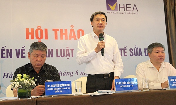 Ông Trần Văn Thuấn - Thứ trưởng Bộ Y tế phát biểu tại hội thảo.