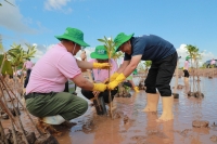 Khởi động dự án trồng rừng bảo vệ đa dạng sinh học tại trang trại nuôi tôm C.P. Việt Nam