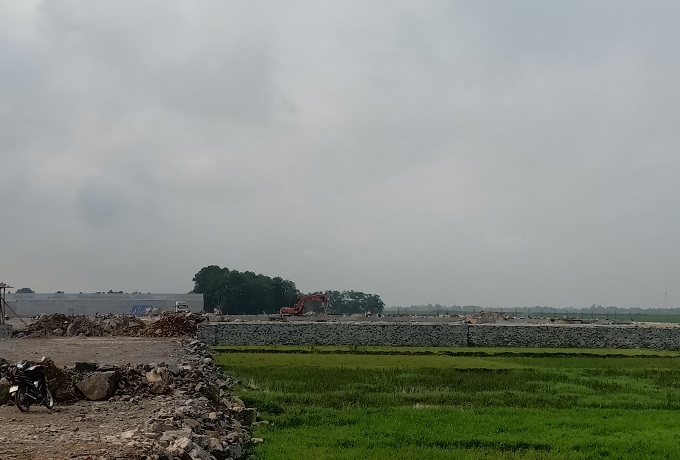 Công ty cổ phần Tiên Sơn tự ý san lấp hàng nghìn m2 đất nông nghiệp, mặc dù dự án chỉ cách UBND xã Quý Lộc chừng 500m