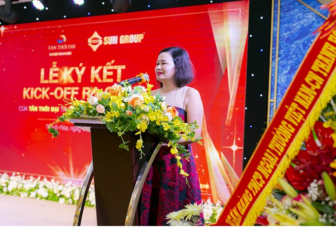 Bà Phạm Thị Lam - Chủ tịch Hội đồng quản trị Công ty Tân Thời Đại phát biểu tại buổi lễ.