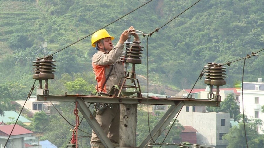 Bảo dưỡng, sửa chữa lưới điện tại Điện lực Hoàng Su Phì, Hà Giang