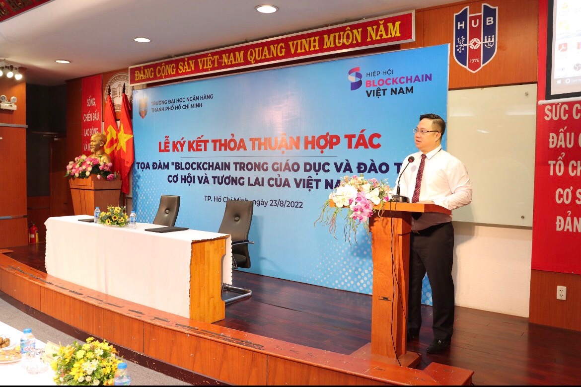 PGS.TS Nguyễn Đức Trung phát biểu khai mạc