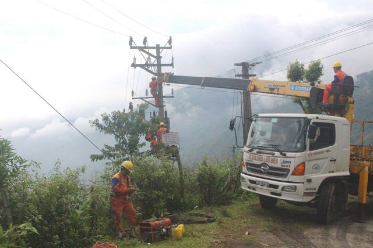 Hành trình kéo điện lên vùng cao của người thợ điện Lào Cai