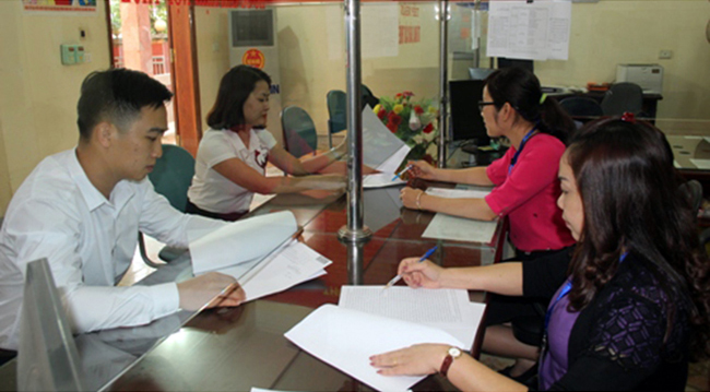 Giải quyết hồ sơ hành chính cho người dân và doanh nghiệp tại Cục Thuế tỉnh Điện Biên.