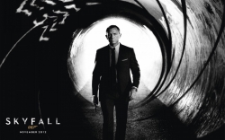 “Bố già” của… 007 (Phần 2)
