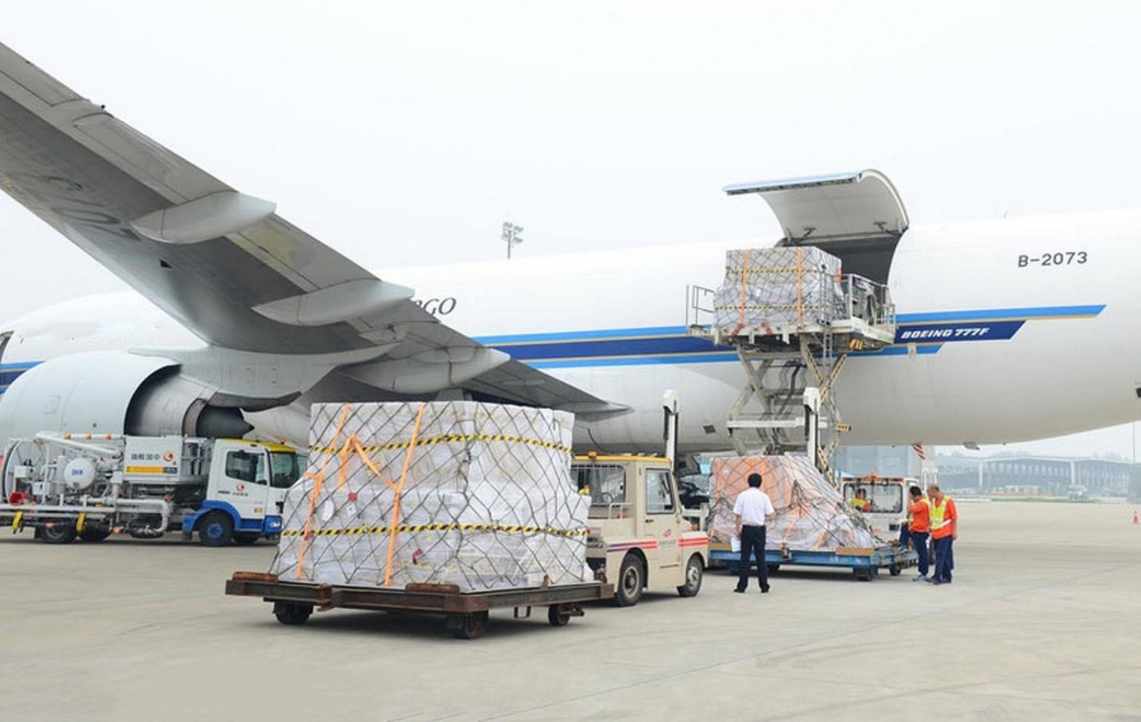 nhu cầu vận chuyển hàng hóa bằng đường hàng không tăng vọt