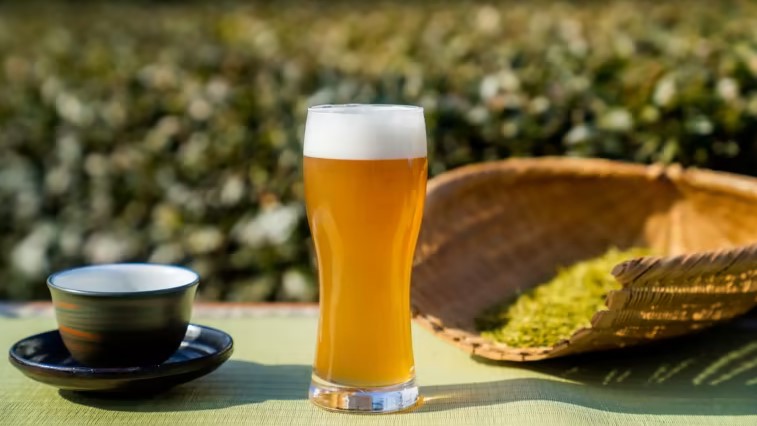 công ty bia Asahi ra mắt sản phẩm bia Sayama Green sản xuất từ vỏ cây trà kebacha