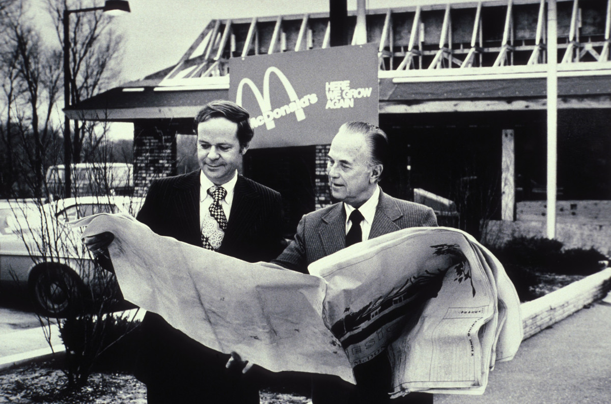 “Cha đẻ” của McDonald là hai anh em Richard và Maurice
