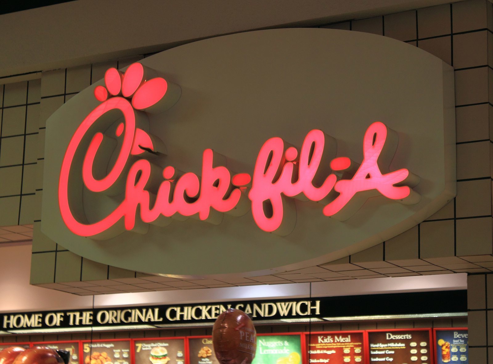 Nhà hàng Chick-fil-A ở Pennsylvania cấm trẻ vị thành viên