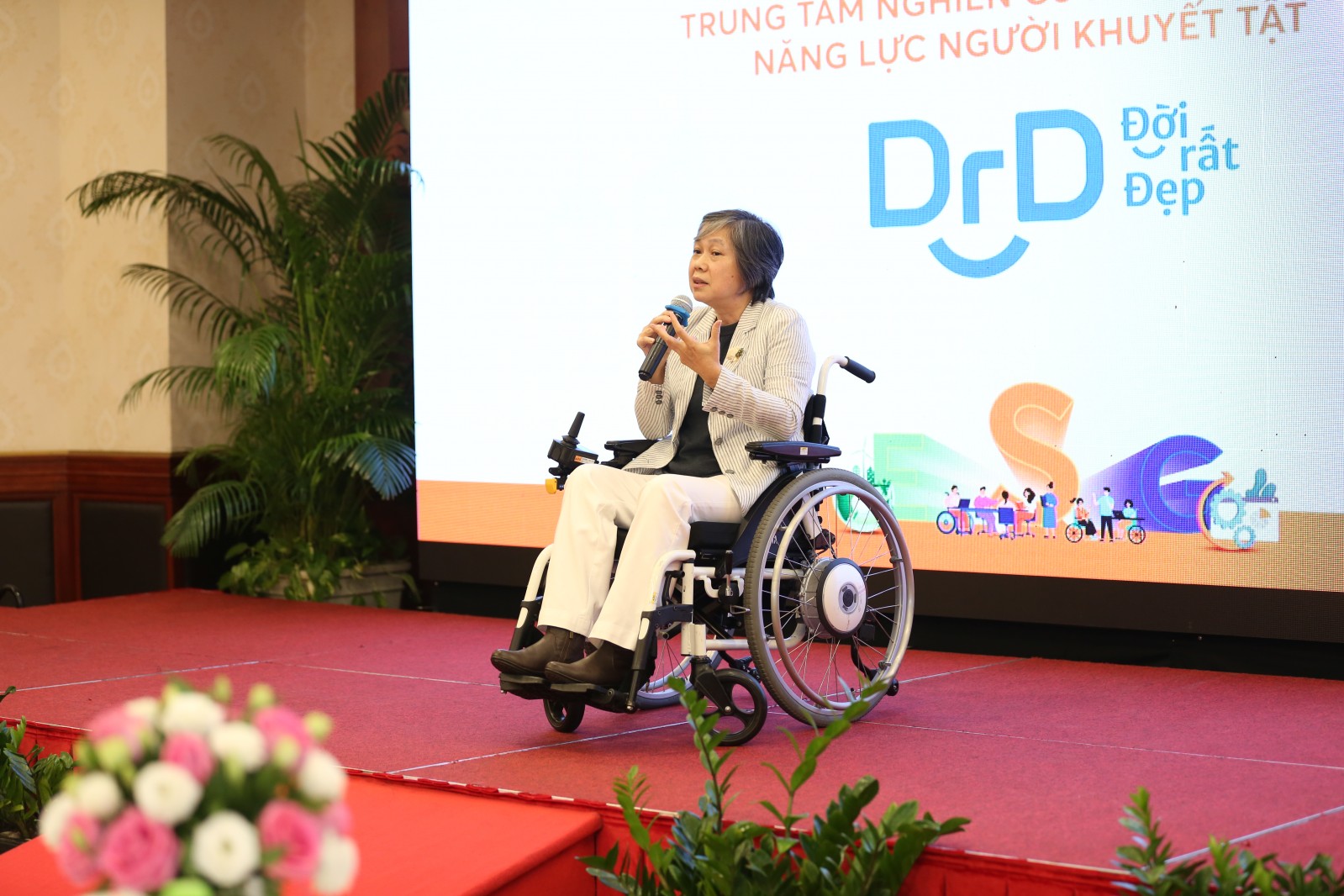 Diễn đàn có sự tham gia thảo luận của cộng đồng người khuyết tật