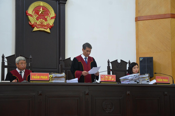 Hội đồng xét xử phiên tòa phúc thẩm ông Nguyễn Đức Chung. Ảnh: Giang Long